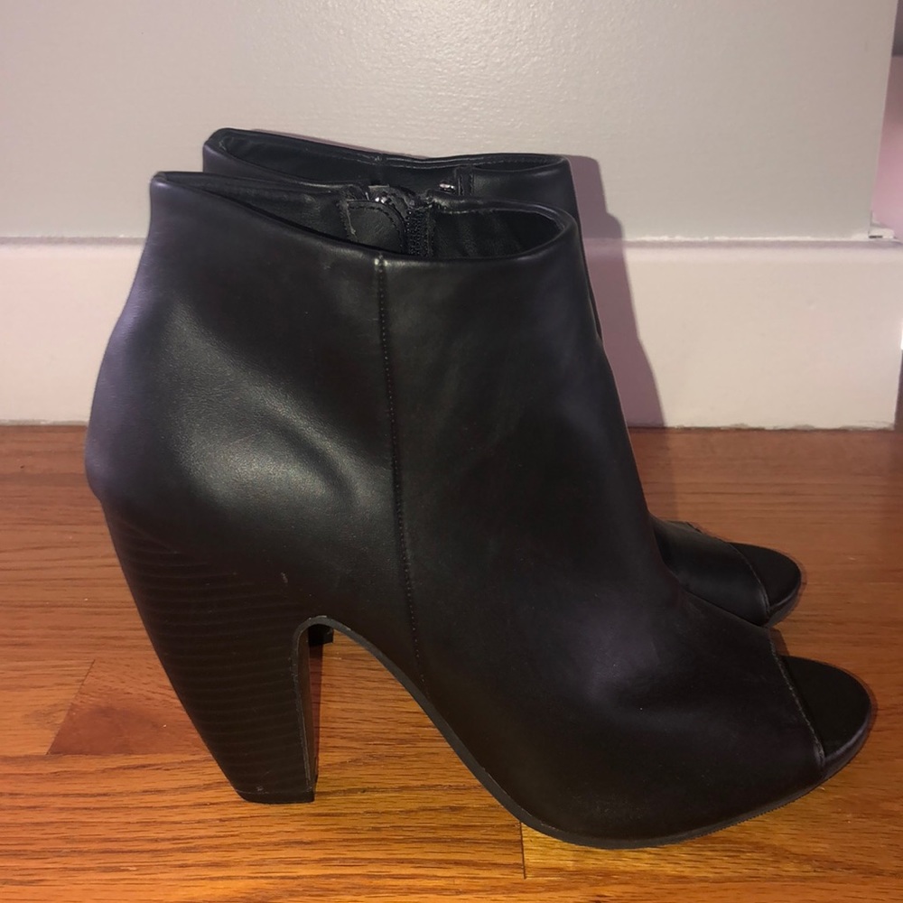 Women’s Black Open-toe Pump Heeled Booties